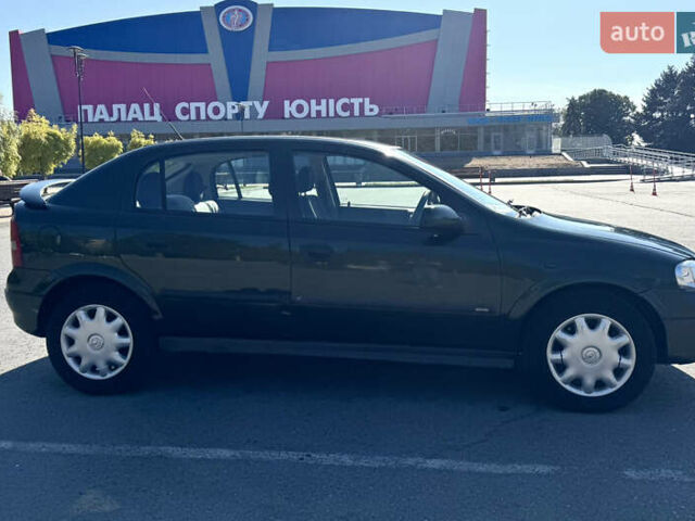 Зеленый Опель Астра, объемом двигателя 1.6 л и пробегом 343 тыс. км за 2500 $, фото 6 на Automoto.ua
