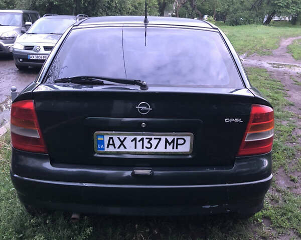 Зеленый Опель Астра, объемом двигателя 1.6 л и пробегом 300 тыс. км за 3300 $, фото 2 на Automoto.ua