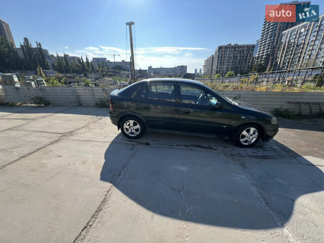 Зеленый Опель Астра, объемом двигателя 1.6 л и пробегом 350 тыс. км за 2300 $, фото 3 на Automoto.ua