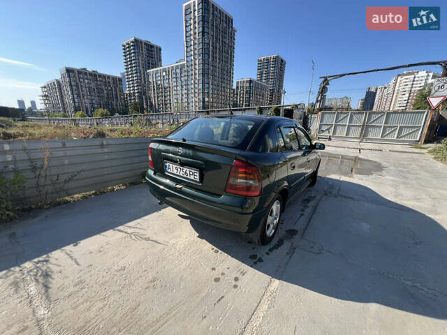 Зеленый Опель Астра, объемом двигателя 1.6 л и пробегом 350 тыс. км за 2300 $, фото 4 на Automoto.ua