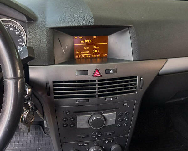 Зеленый Опель Астра, объемом двигателя 1.6 л и пробегом 176 тыс. км за 4500 $, фото 6 на Automoto.ua