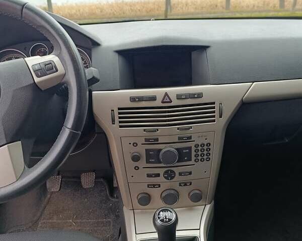 Зеленый Опель Астра, объемом двигателя 1.6 л и пробегом 180 тыс. км за 5250 $, фото 10 на Automoto.ua