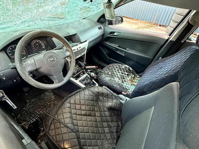 Зеленый Опель Астра, объемом двигателя 1.4 л и пробегом 200 тыс. км за 1300 $, фото 5 на Automoto.ua