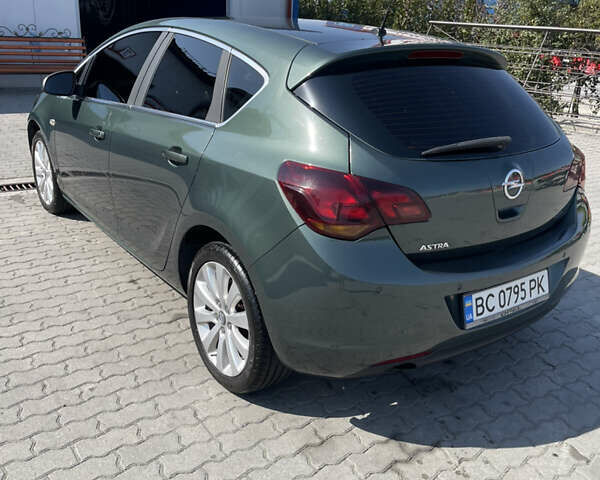 Зелений Опель Астра, об'ємом двигуна 1.7 л та пробігом 267 тис. км за 6000 $, фото 5 на Automoto.ua