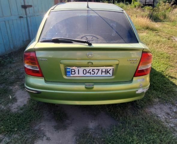 Зеленый Опель Астра, объемом двигателя 1.4 л и пробегом 350 тыс. км за 2800 $, фото 1 на Automoto.ua