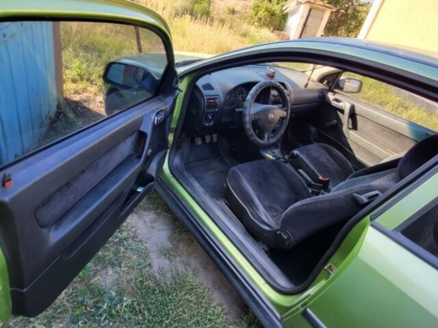 Зелений Опель Астра, об'ємом двигуна 1.4 л та пробігом 250 тис. км за 2500 $, фото 5 на Automoto.ua