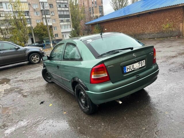 Зелений Опель Астра, об'ємом двигуна 1.7 л та пробігом 350 тис. км за 1672 $, фото 4 на Automoto.ua