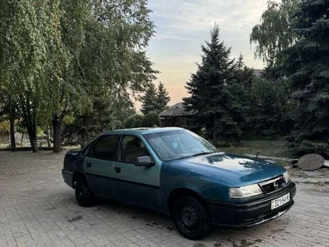 Зеленый Опель Астра, объемом двигателя 1.6 л и пробегом 1000 тыс. км за 494 $, фото 2 на Automoto.ua