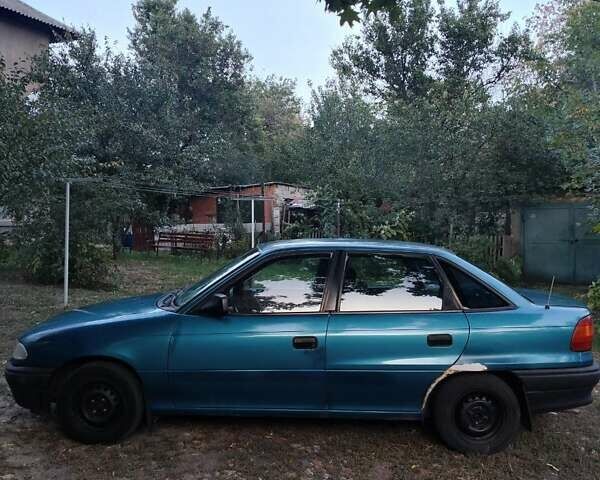 Зеленый Опель Астра, объемом двигателя 1.6 л и пробегом 317 тыс. км за 1500 $, фото 4 на Automoto.ua