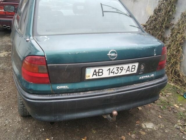 Зеленый Опель Астра, объемом двигателя 1 л и пробегом 200 тыс. км за 600 $, фото 1 на Automoto.ua