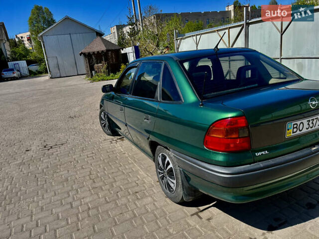 Зеленый Опель Астра, объемом двигателя 1.6 л и пробегом 205 тыс. км за 2400 $, фото 5 на Automoto.ua