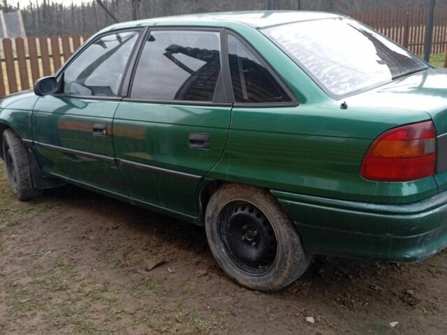 Зелений Опель Астра, об'ємом двигуна 1.4 л та пробігом 120 тис. км за 1200 $, фото 1 на Automoto.ua