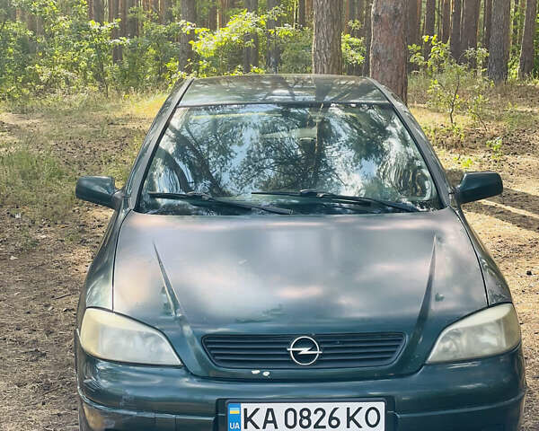 Зеленый Опель Астра, объемом двигателя 1.39 л и пробегом 384 тыс. км за 2500 $, фото 1 на Automoto.ua