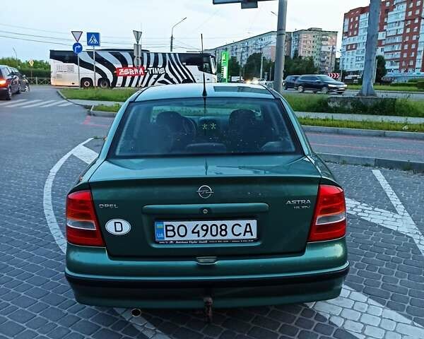 Зеленый Опель Астра, объемом двигателя 1.6 л и пробегом 408 тыс. км за 3200 $, фото 3 на Automoto.ua