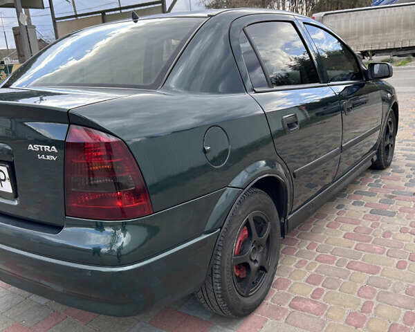Зеленый Опель Астра, объемом двигателя 1.4 л и пробегом 262 тыс. км за 4000 $, фото 3 на Automoto.ua