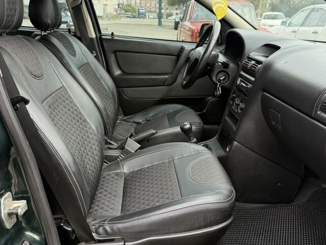 Зеленый Опель Астра, объемом двигателя 1.6 л и пробегом 300 тыс. км за 3650 $, фото 7 на Automoto.ua