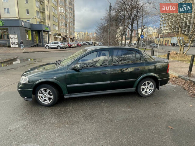 Зеленый Опель Астра, объемом двигателя 1.4 л и пробегом 368 тыс. км за 2700 $, фото 4 на Automoto.ua