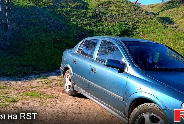 Зеленый Опель Астра, объемом двигателя 1.6 л и пробегом 250 тыс. км за 4250 $, фото 1 на Automoto.ua