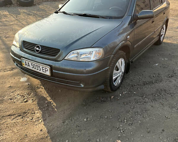 Зеленый Опель Астра, объемом двигателя 1.6 л и пробегом 264 тыс. км за 3500 $, фото 1 на Automoto.ua