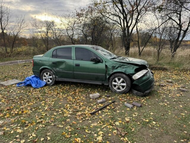 Зелений Опель Астра, об'ємом двигуна 1.4 л та пробігом 287 тис. км за 1150 $, фото 4 на Automoto.ua