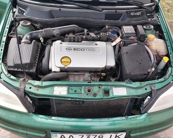 Зелений Опель Астра, об'ємом двигуна 1.39 л та пробігом 296 тис. км за 3500 $, фото 11 на Automoto.ua