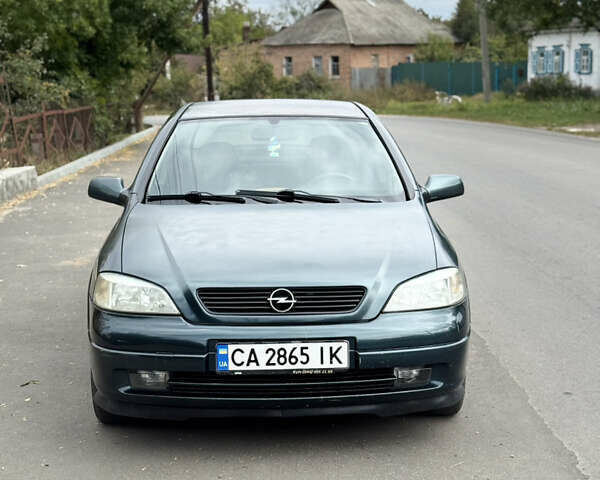 Зеленый Опель Астра, объемом двигателя 1.6 л и пробегом 190 тыс. км за 2650 $, фото 1 на Automoto.ua