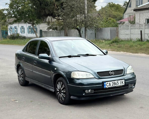 Зеленый Опель Астра, объемом двигателя 1.6 л и пробегом 190 тыс. км за 2650 $, фото 2 на Automoto.ua
