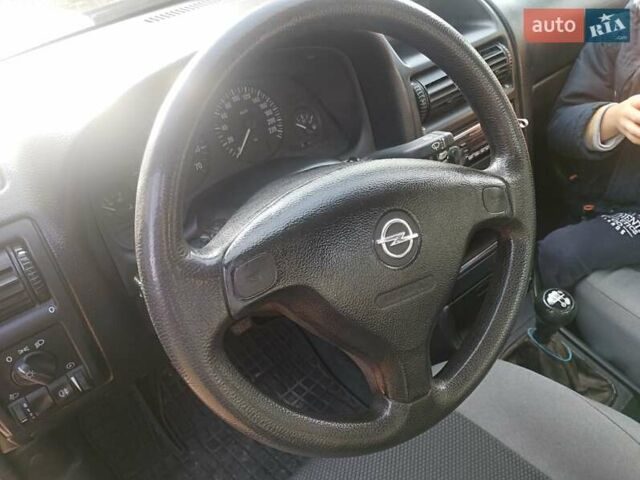 Зеленый Опель Астра, объемом двигателя 1.6 л и пробегом 180 тыс. км за 3500 $, фото 6 на Automoto.ua