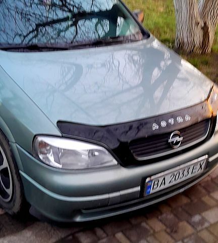 Зеленый Опель Астра, объемом двигателя 1.4 л и пробегом 230 тыс. км за 3500 $, фото 2 на Automoto.ua