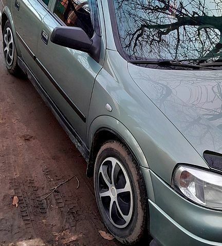 Зеленый Опель Астра, объемом двигателя 1.4 л и пробегом 230 тыс. км за 3500 $, фото 1 на Automoto.ua