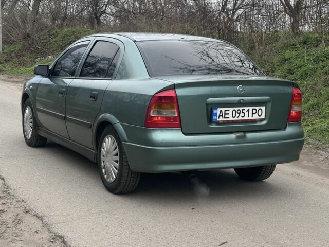 Зелений Опель Астра, об'ємом двигуна 1.4 л та пробігом 400 тис. км за 2450 $, фото 2 на Automoto.ua