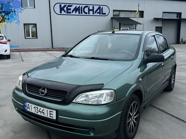 Зеленый Опель Астра, объемом двигателя 1.4 л и пробегом 195 тыс. км за 4000 $, фото 1 на Automoto.ua
