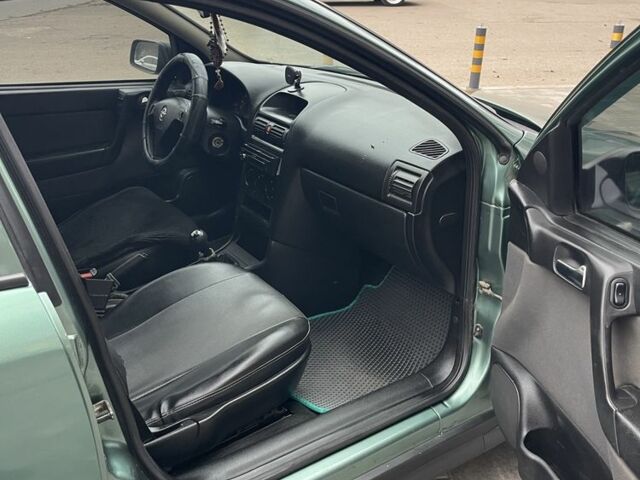 Зеленый Опель Астра, объемом двигателя 1.6 л и пробегом 260 тыс. км за 2350 $, фото 5 на Automoto.ua