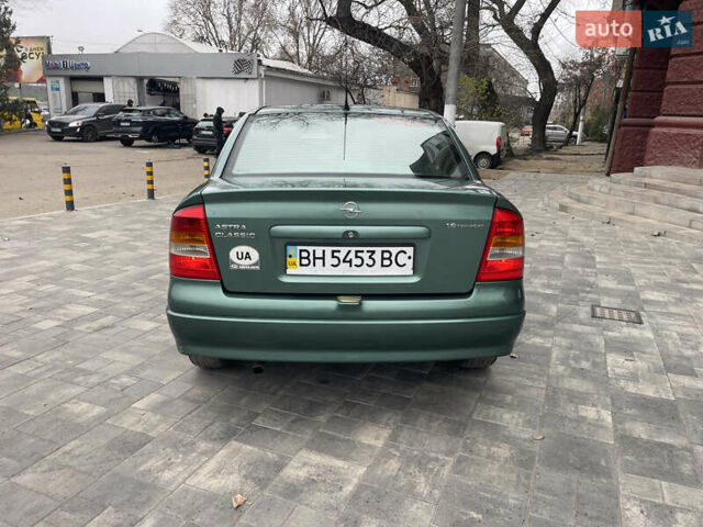 Зеленый Опель Астра, объемом двигателя 1.6 л и пробегом 260 тыс. км за 2350 $, фото 2 на Automoto.ua