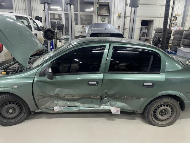 Зеленый Опель Астра, объемом двигателя 0 л и пробегом 150 тыс. км за 1500 $, фото 4 на Automoto.ua