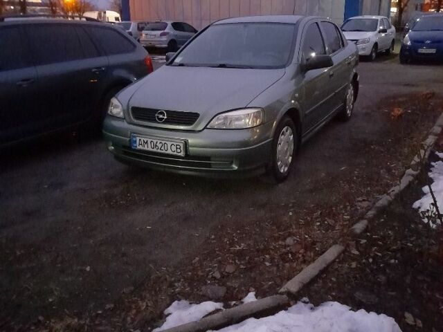 Опель Астра 2008 в Бердичеве на Automoto.ua Зеленый Опель Астра, объемом двигателя 1.6 л и пробегом 220 тыс. км за 3811 $, фото 5 на Automoto.ua