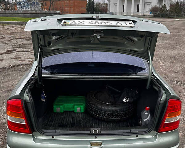 Зелений Опель Астра, об'ємом двигуна 1.36 л та пробігом 235 тис. км за 4000 $, фото 6 на Automoto.ua