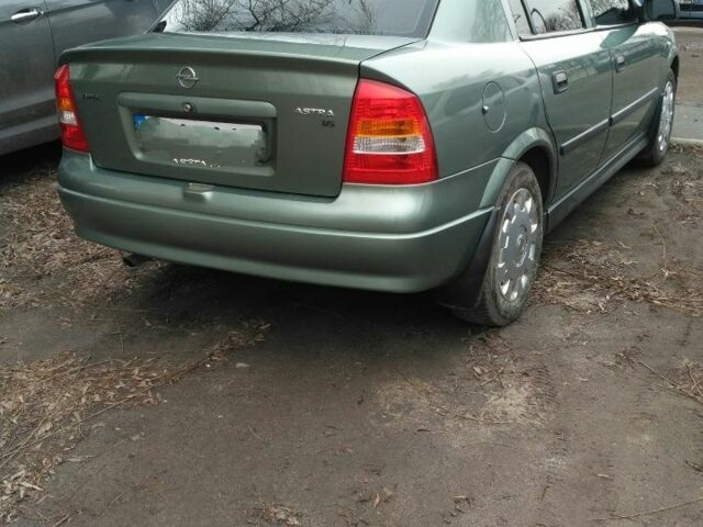 Опель Астра 2008 в Бердичеве на Automoto.ua Зеленый Опель Астра, объемом двигателя 1.6 л и пробегом 220 тыс. км за 3811 $, фото 1 на Automoto.ua