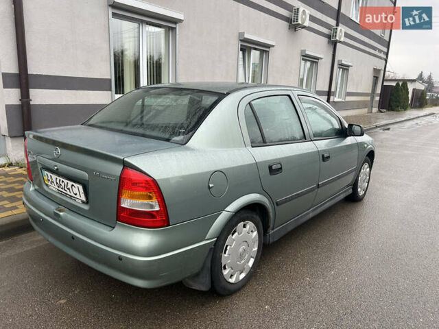 Зелений Опель Астра, об'ємом двигуна 1.36 л та пробігом 268 тис. км за 2599 $, фото 4 на Automoto.ua