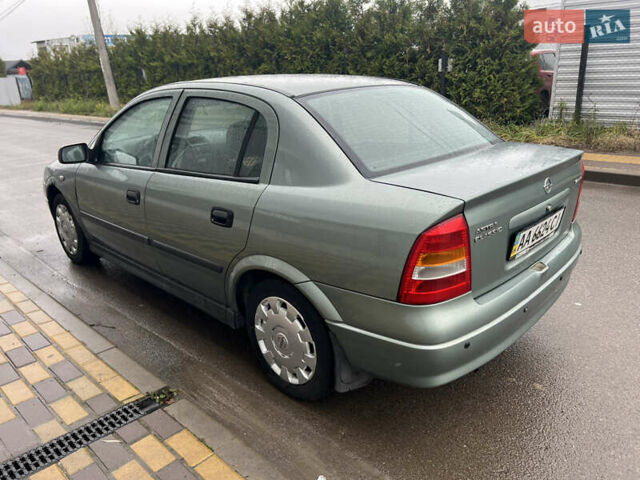 Зелений Опель Астра, об'ємом двигуна 1.36 л та пробігом 268 тис. км за 2599 $, фото 6 на Automoto.ua