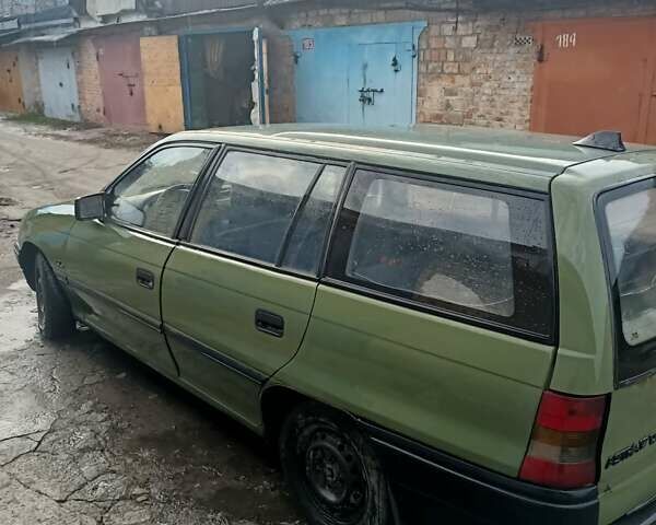 Зеленый Опель Астра, объемом двигателя 1.7 л и пробегом 480 тыс. км за 1800 $, фото 6 на Automoto.ua