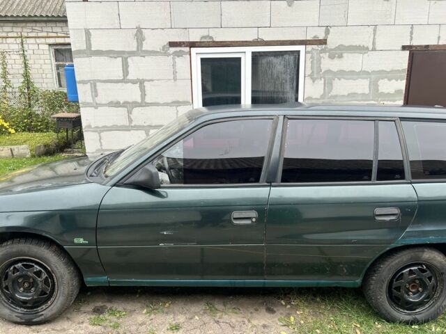 Зеленый Опель Астра, объемом двигателя 1.6 л и пробегом 351 тыс. км за 950 $, фото 1 на Automoto.ua