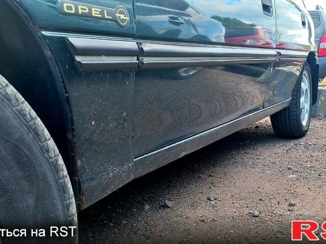 Зеленый Опель Астра, объемом двигателя 1.6 л и пробегом 280 тыс. км за 2500 $, фото 8 на Automoto.ua