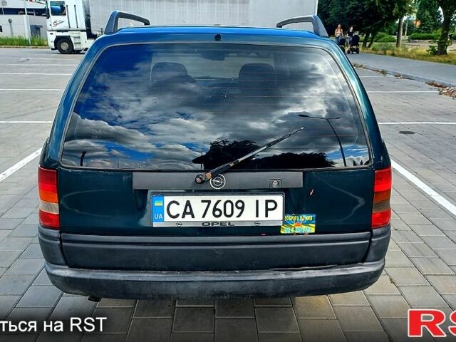 Зеленый Опель Астра, объемом двигателя 1.6 л и пробегом 280 тыс. км за 2500 $, фото 4 на Automoto.ua
