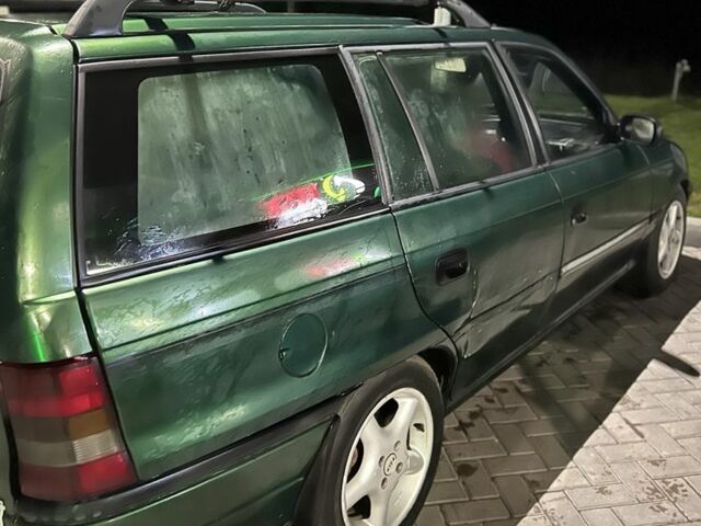 Опель Астра 1996 в Ладыжин на Automoto.ua Зеленый Опель Астра, объемом двигателя 2 л и пробегом 360 тыс. км за 2000 $, фото 4 на Automoto.ua