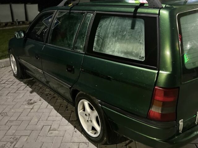 Опель Астра 1996 в Ладыжин на Automoto.ua Зеленый Опель Астра, объемом двигателя 2 л и пробегом 360 тыс. км за 2000 $, фото 1 на Automoto.ua