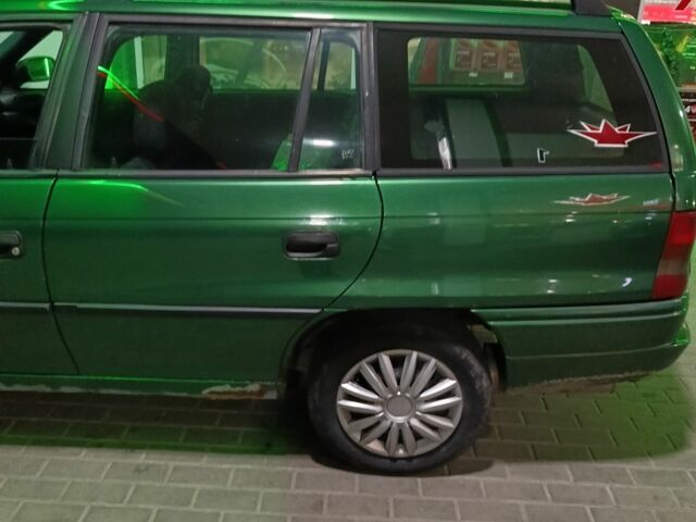 Опель Астра 1996 в Белой Церкве на Automoto.ua Зеленый Опель Астра, объемом двигателя 1.6 л и пробегом 264 тыс. км за 1900 $, фото 4 на Automoto.ua
