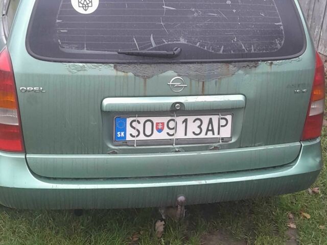 Зеленый Опель Астра, объемом двигателя 1.6 л и пробегом 350 тыс. км за 1001 $, фото 1 на Automoto.ua