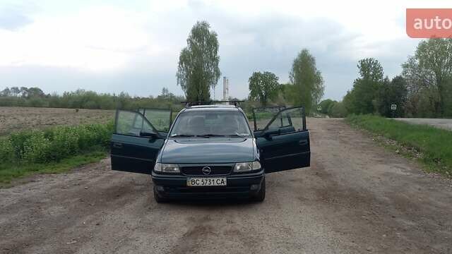 Зеленый Опель Астра, объемом двигателя 1.6 л и пробегом 336 тыс. км за 1750 $, фото 8 на Automoto.ua