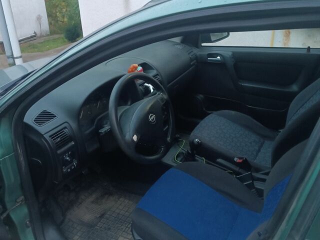 Зеленый Опель Астра, объемом двигателя 1.7 л и пробегом 420 тыс. км за 2800 $, фото 4 на Automoto.ua